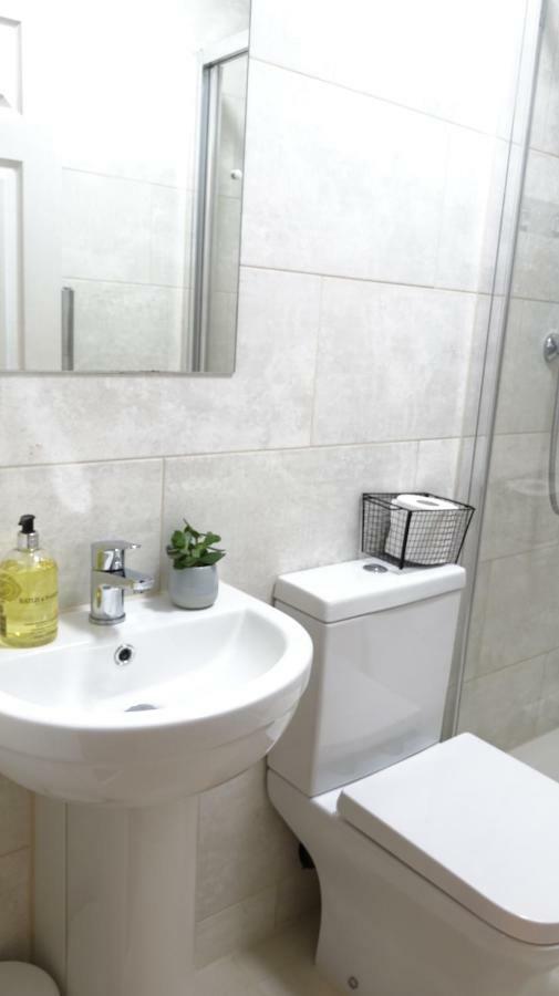 Ashford Luxury 2 Bed 2 Bath - Free Parking - 5Min To Airport - Sleeps 6公寓 外观 照片